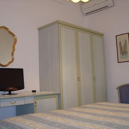 Hotel Villa Rona 포르데데이마르미 외부 사진