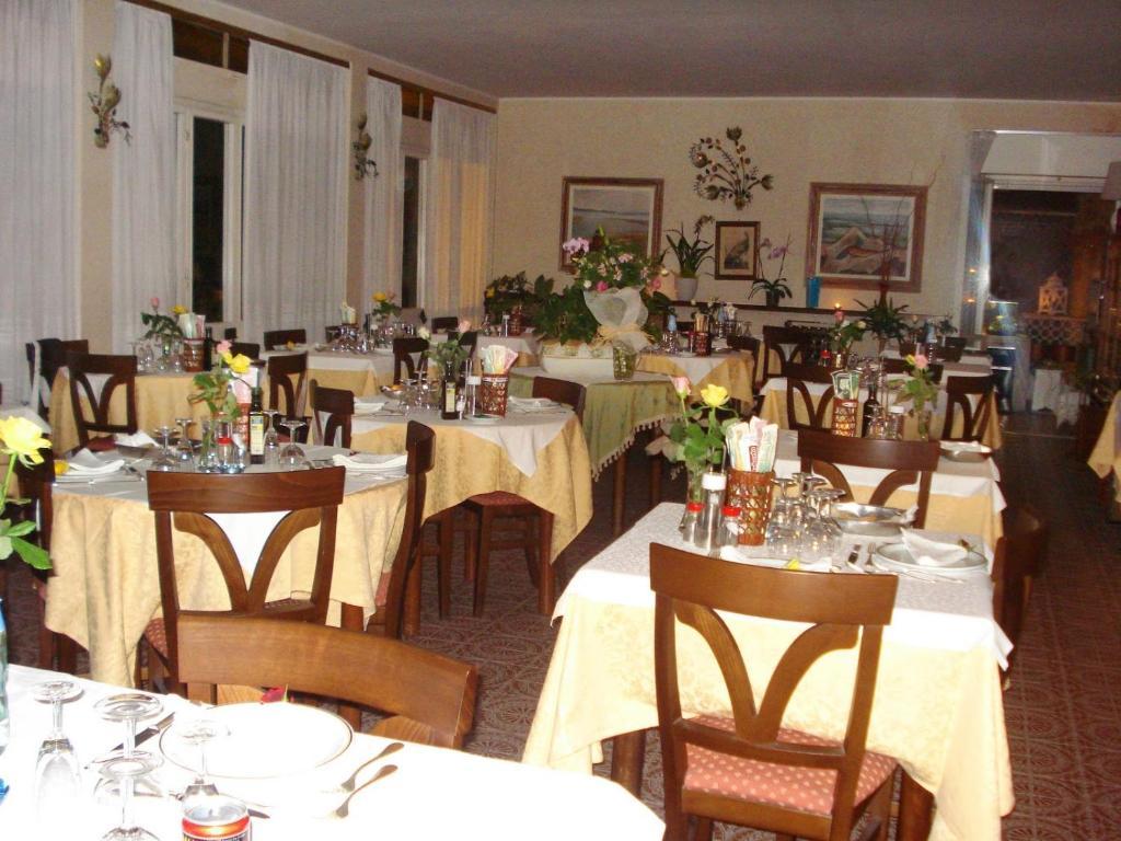 Hotel Villa Rona 포르데데이마르미 외부 사진